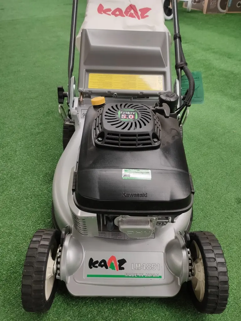 Verhuur Professionele Grasmaaier Benzine - maaibreedte 46cm met tractie en meskoppeling