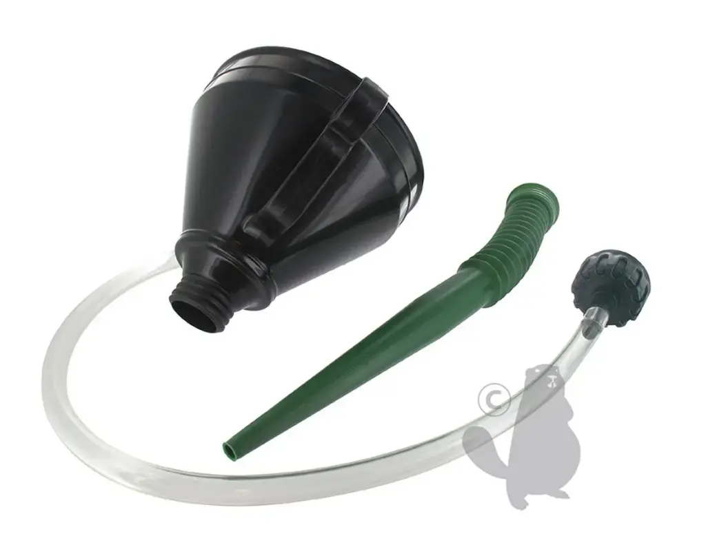 Kunststof trechter Ø 165mm, met filter, flexibele slang en opzetstuk voor buis. 