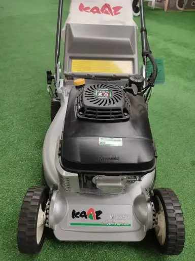 [verhuurgrasmaaier] Verhuur Professionele Grasmaaier Benzine - maaibreedte 46cm met tractie en meskoppeling