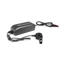 [967628301] Husqvarna QC80F acculader met 12 V aansluiting, Autolader